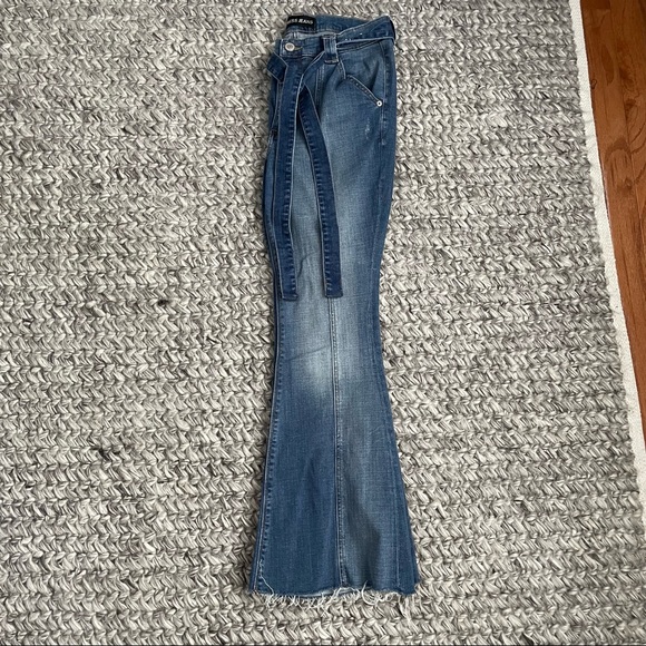 Express bell flare high rise jeans. Size 10s 9033 - Picture 7 of 9